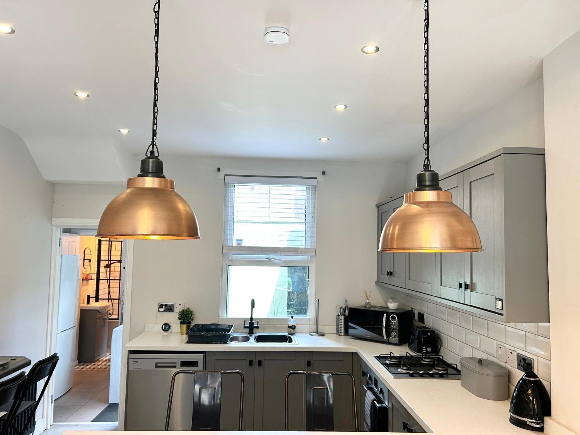 Charming Home, Beside The Serene Ormeau Park Holiday home *
